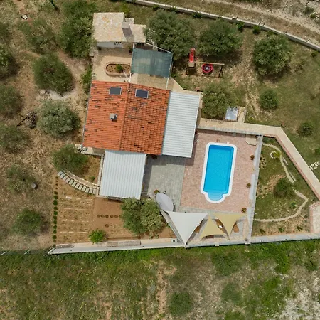 House Fjaka *