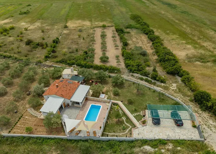 House Fjaka *