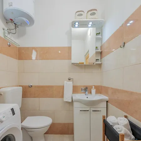 Prázdninový dům House Fjaka *