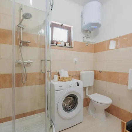 Prázdninový dům House Fjaka