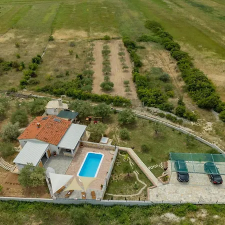 House Fjaka *