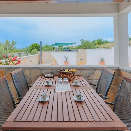 Holiday home House Fjaka Bulic