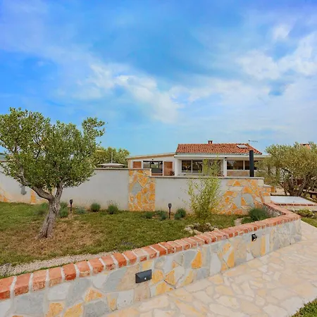 Prázdninový dům House Fjaka *