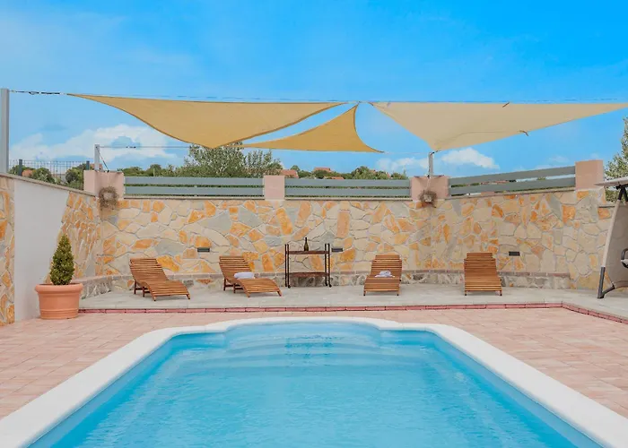 Tatil Evi House Fjaka Bulic